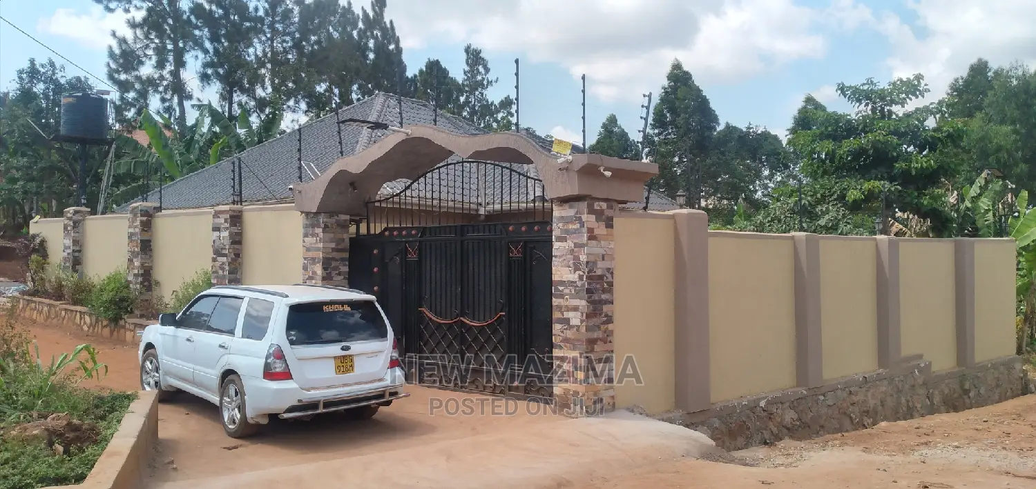 4bdrm Bungalow in Ntebe Rd Kitende, Central Division for sale in Central Division