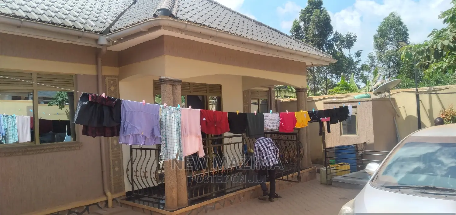 4bdrm Bungalow in Ntebe Rd Kitende, Central Division for sale in Central Division