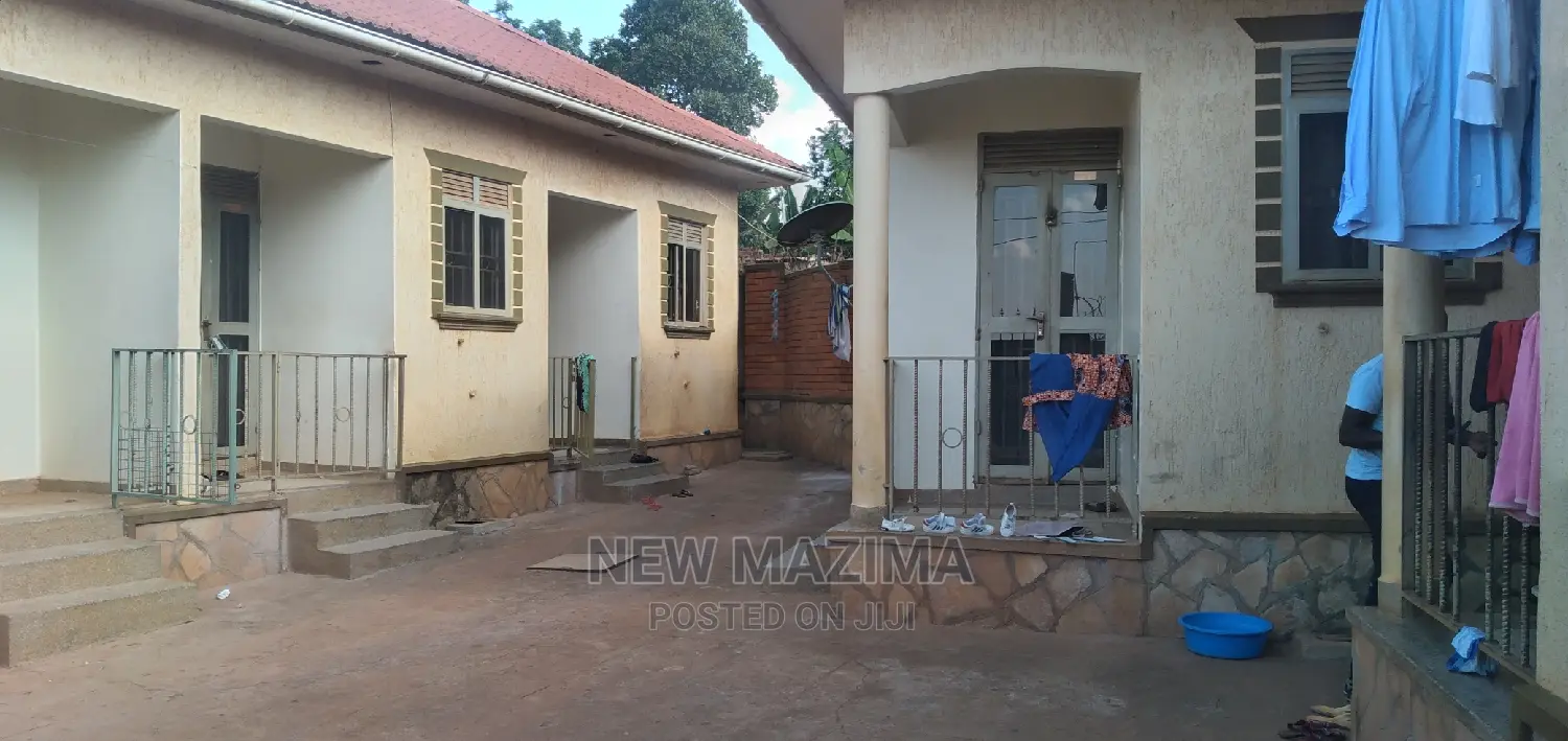 5bdrm House in Zana Ntebe Rd, Central Division for sale in Central Division