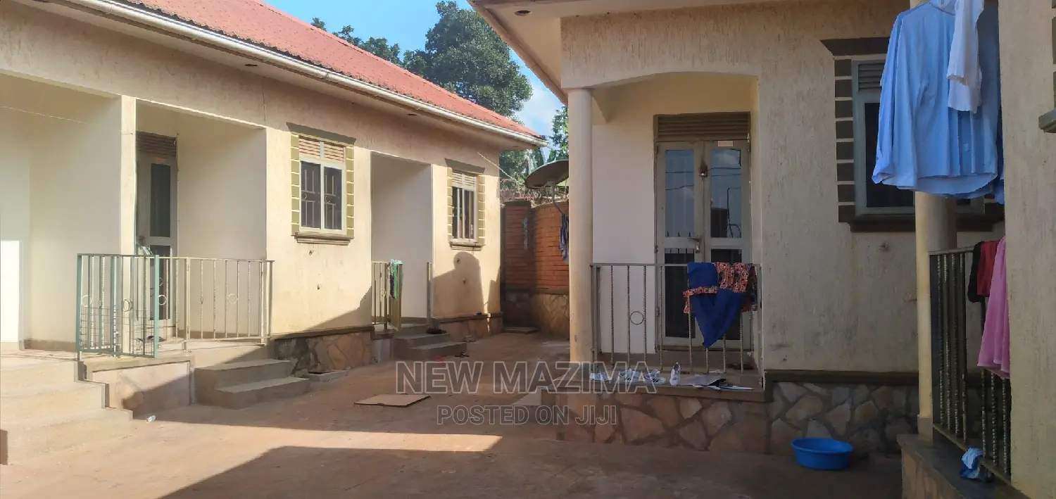 5bdrm House in Zana Ntebe Rd, Central Division for sale in Central Division