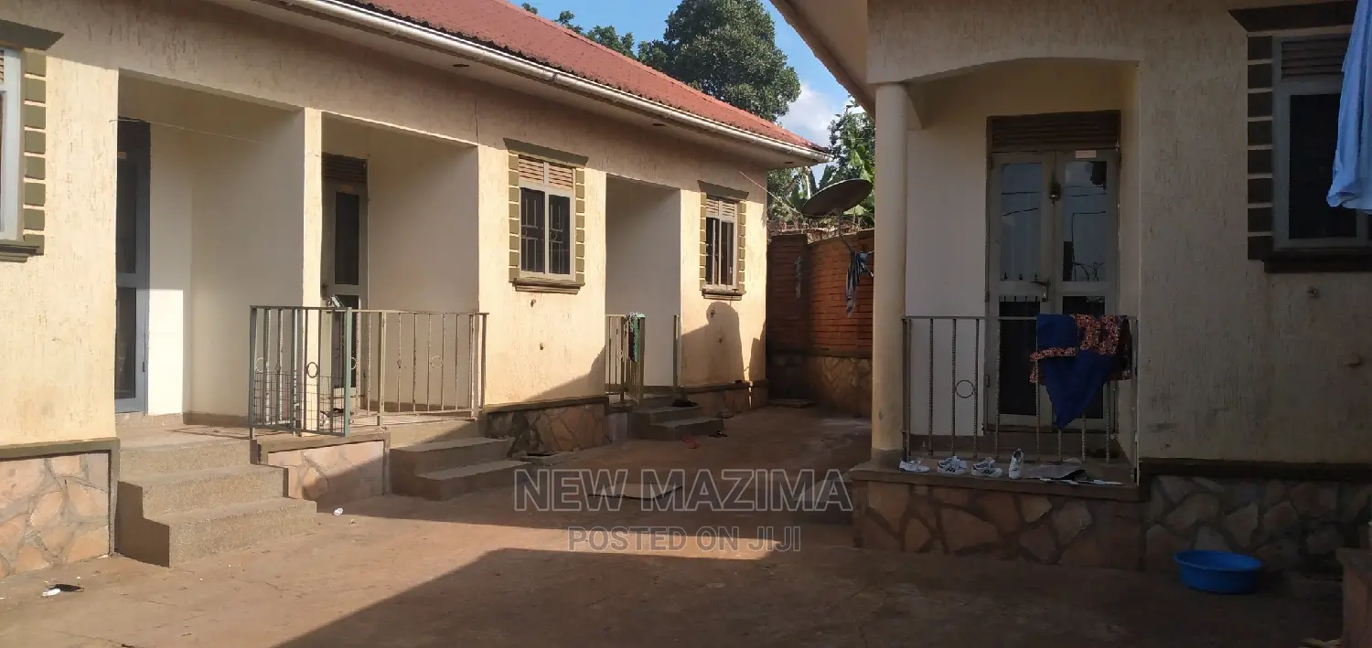 5bdrm House in Zana Ntebe Rd, Central Division for sale in Central Division