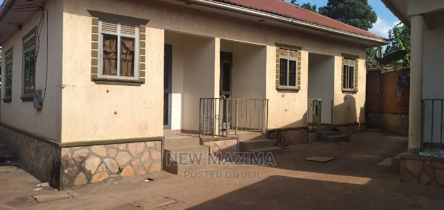 5bdrm House in Zana Ntebe Rd, Central Division for sale in Central Division