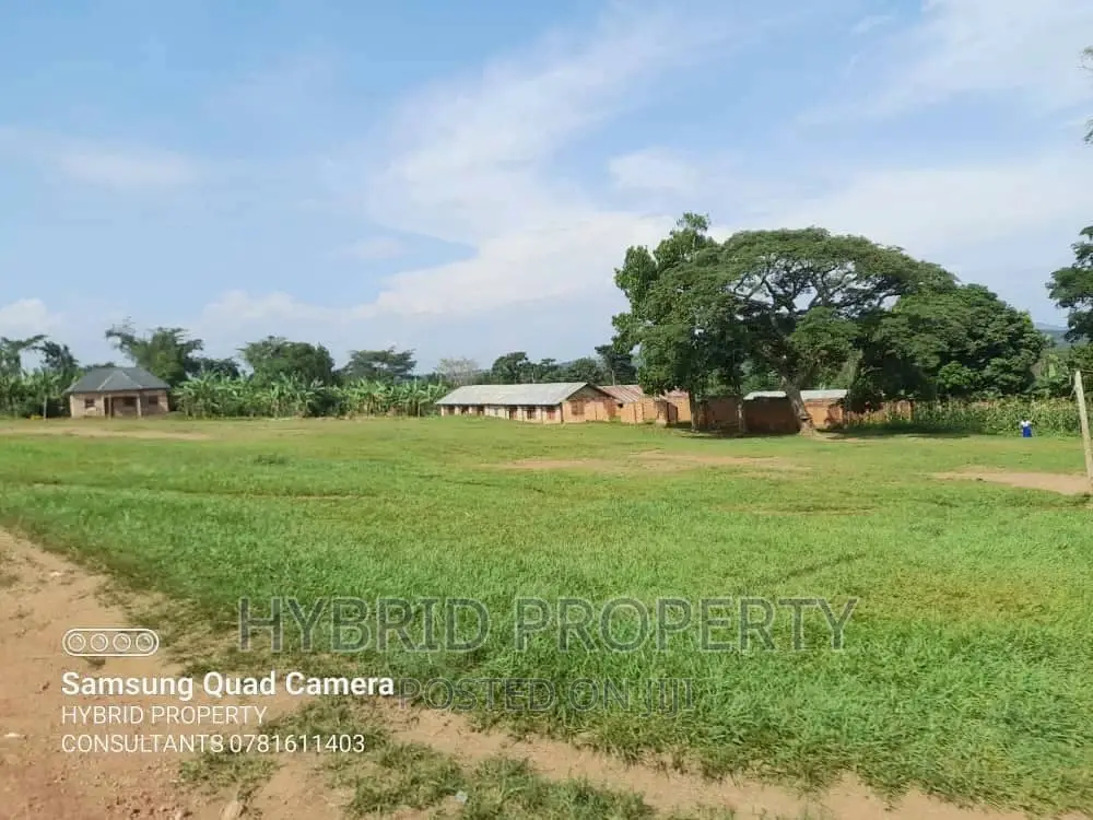 100acres of Fertile Land for Sale at Busunju Along Hoima Rd. in Ssekanyonyi