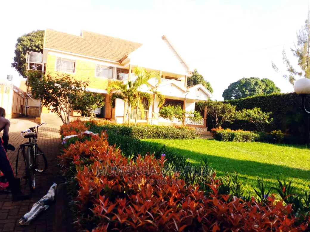 6bdrm Duplex in Fs Properties Ltd, Nakawa for sale in Nakawa