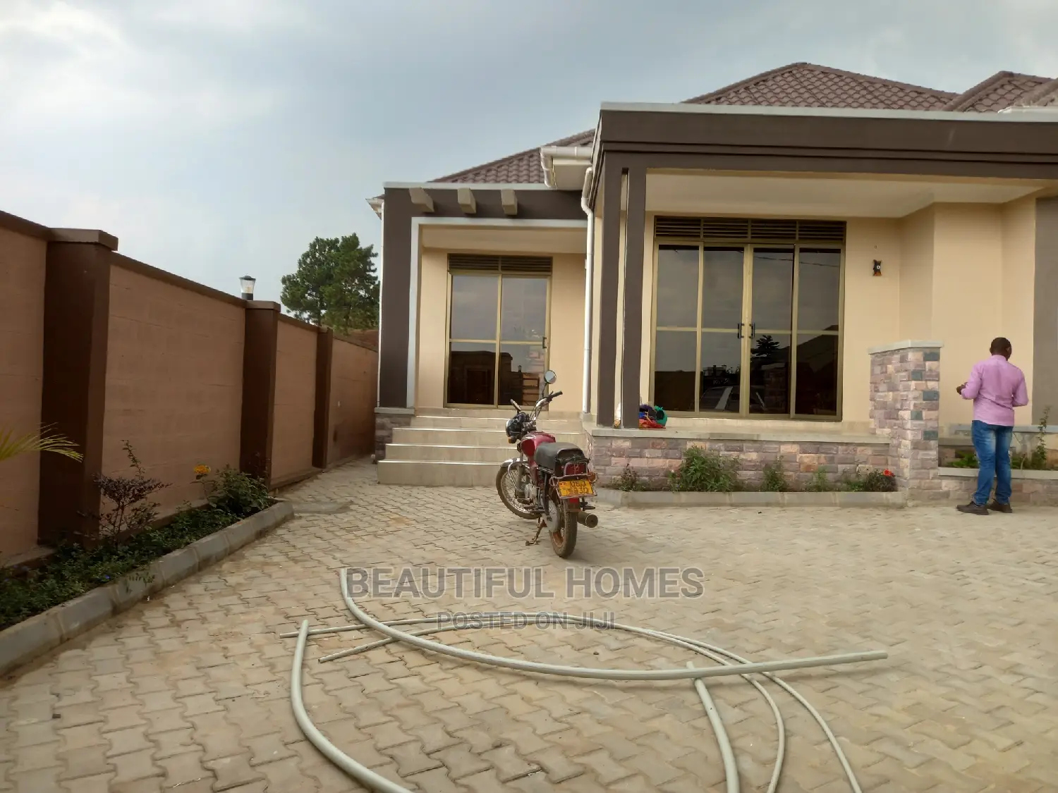 Furnished 3bdrm House in Nakwero Wealthy, Kira for sale in Kira