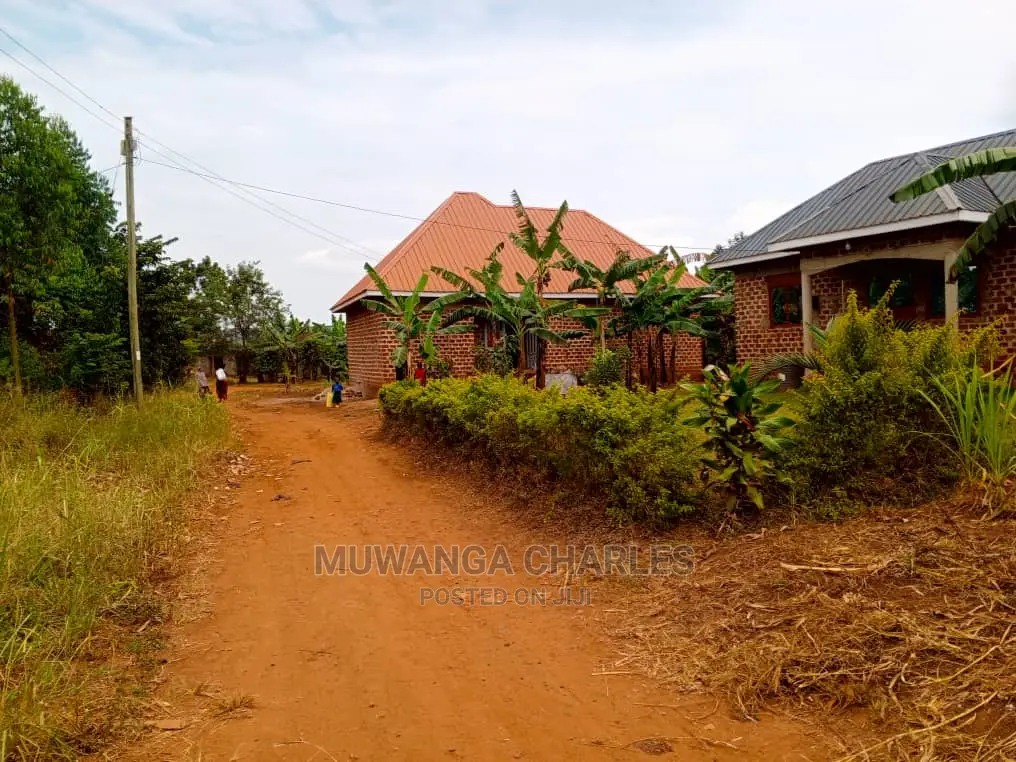 Plot's in Matugo Kigogwa on Quick Sale in Central Division