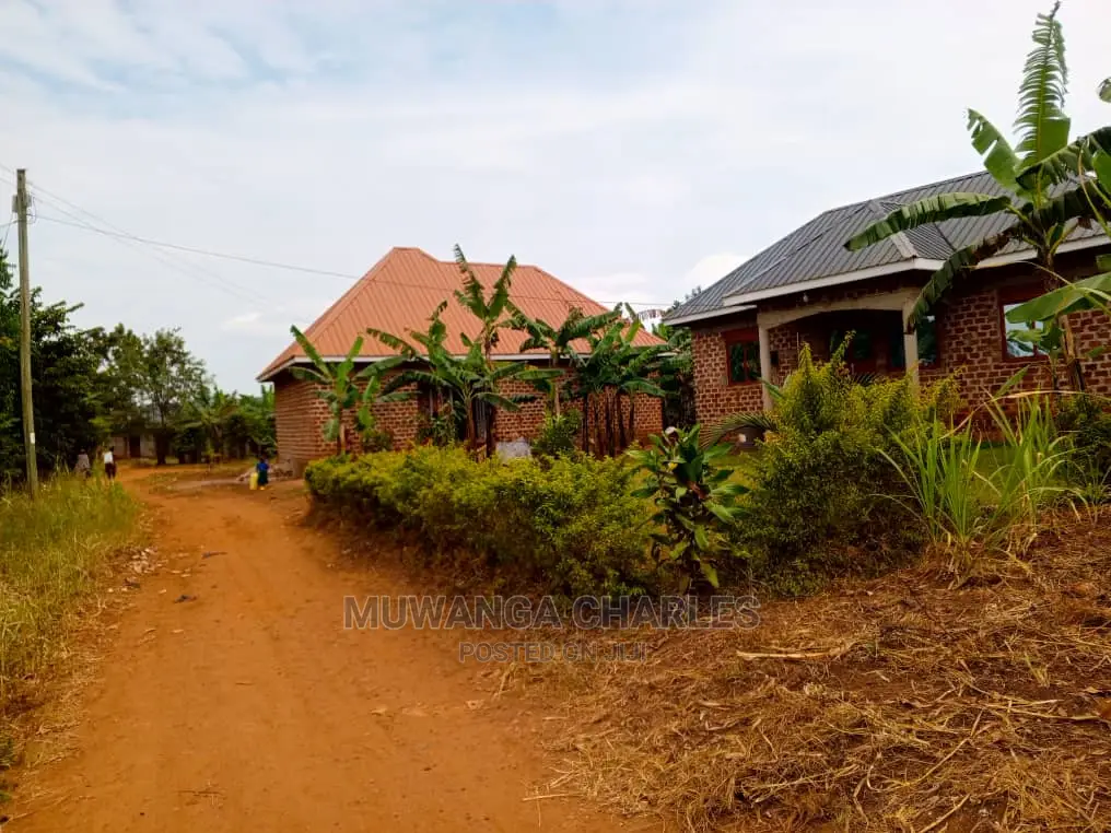 Plot's in Matugo Kigogwa on Quick Sale in Central Division