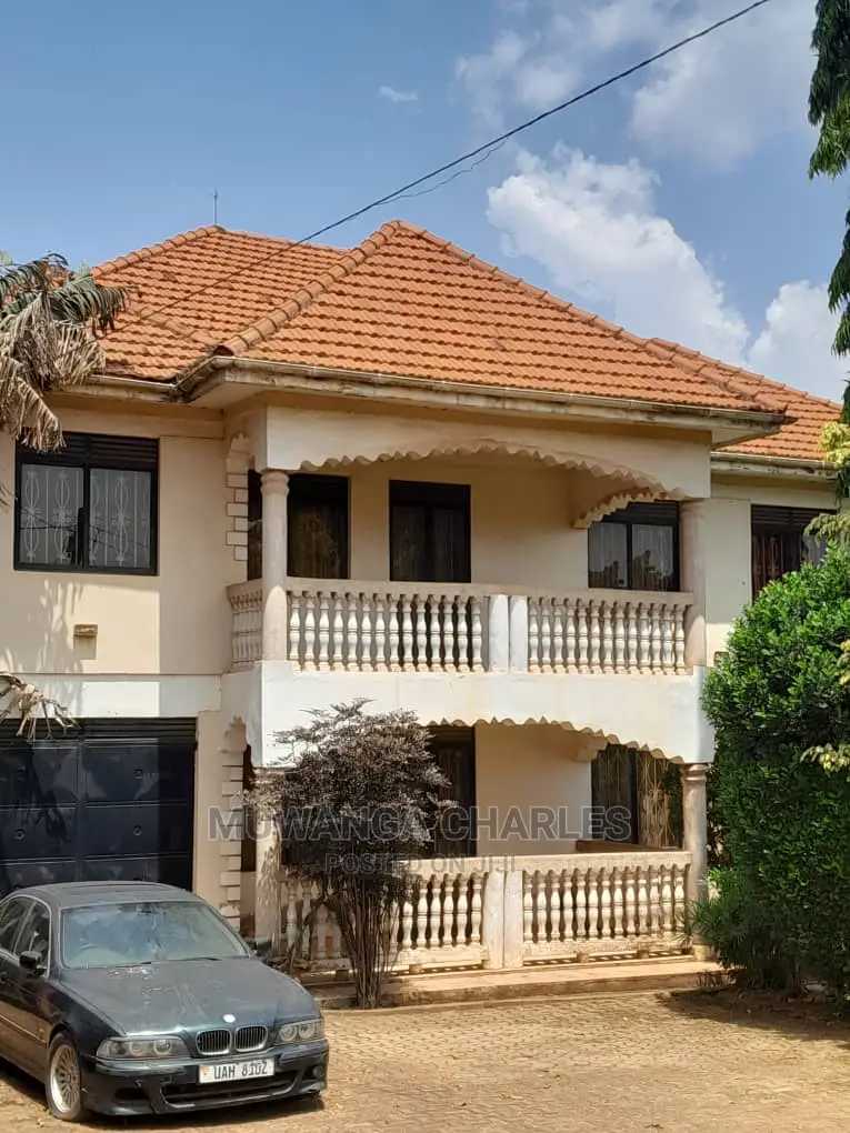 5bdrm Duplex in Fs Properties Ltd, Division B for sale in Division B