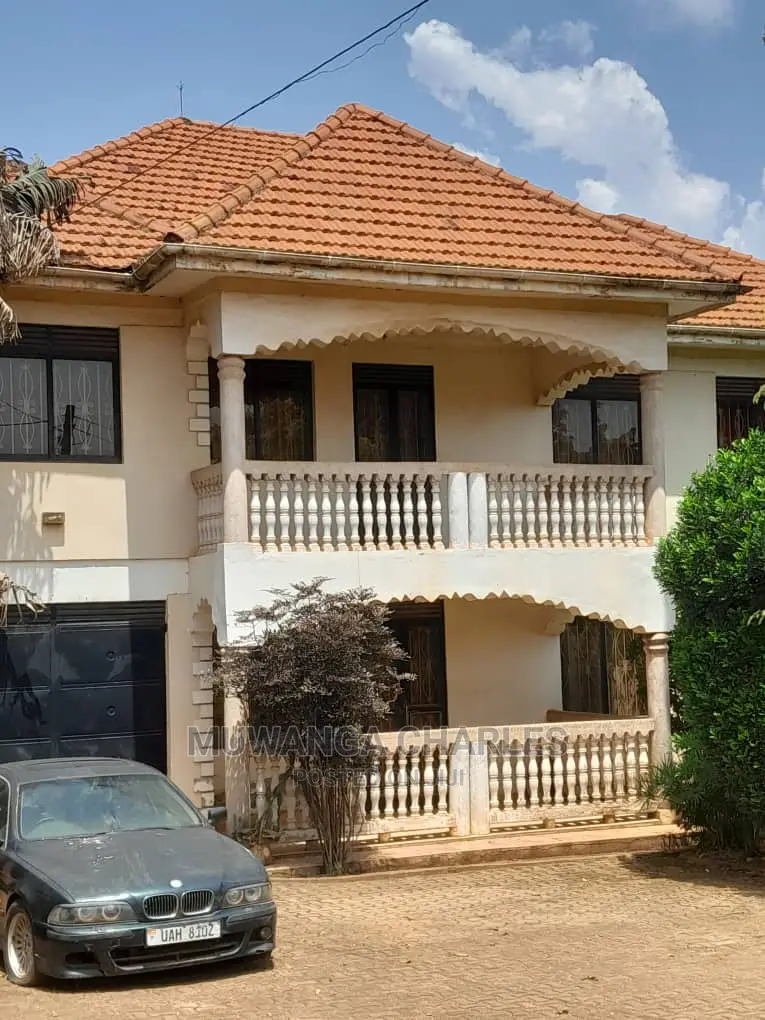 5bdrm Duplex in Fs Properties Ltd, Division B for sale in Division B