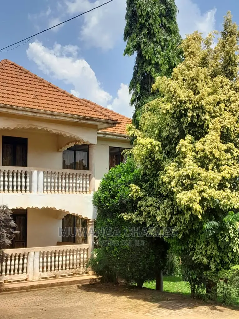5bdrm Duplex in Fs Properties Ltd, Division B for sale in Division B