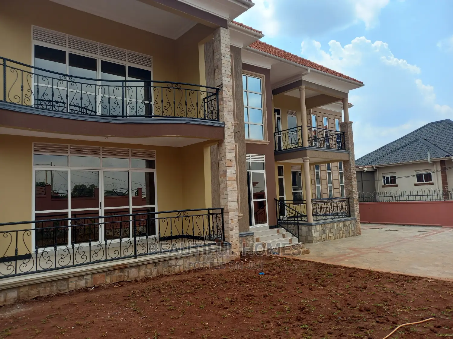 Furnished 6bdrm Duplex in Kyanja Posh, Nakawa for sale in Nakawa
