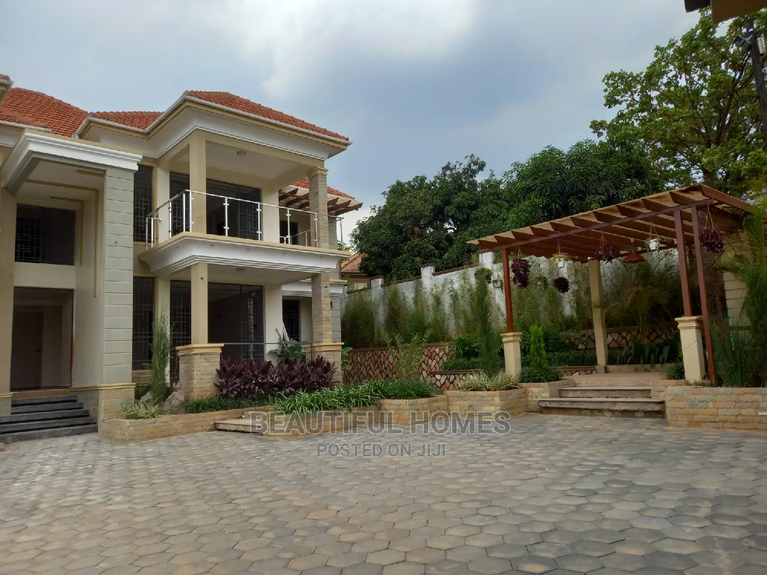Furnished 6bdrm Mansion in Kyanja Gated Estate, Nakawa for sale in Nakawa