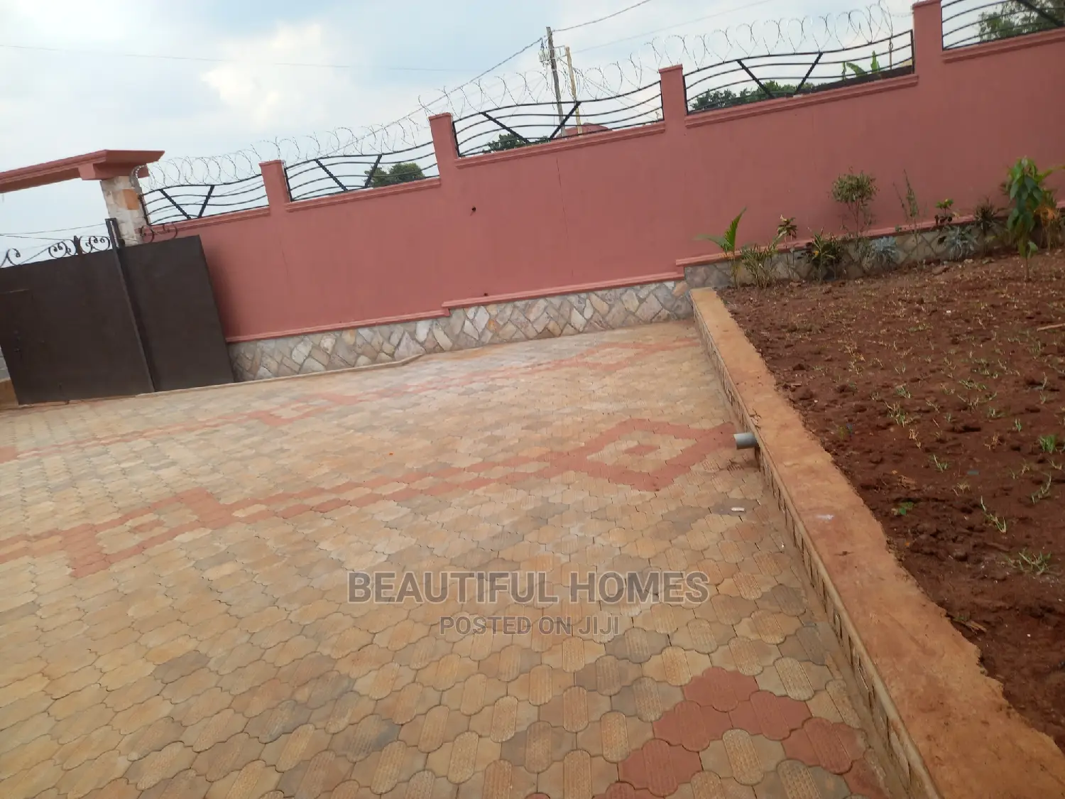 Furnished 6bdrm Mansion in Kyanja Tarmack, Nakawa for sale in Nakawa