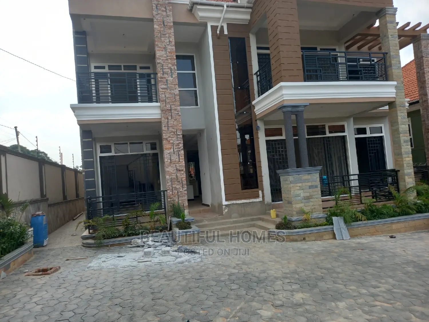 Furnished 6bdrm Mansion in Kisaasi Tarmack, Nakawa for sale in Nakawa
