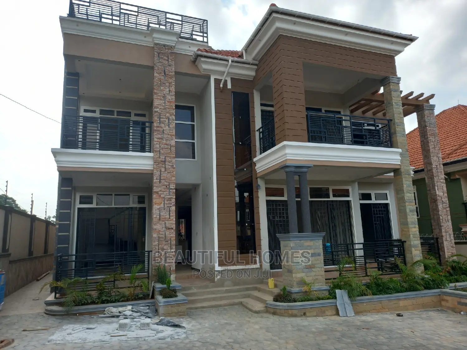 Furnished 6bdrm Mansion in Kisaasi Tarmack, Nakawa for sale in Nakawa