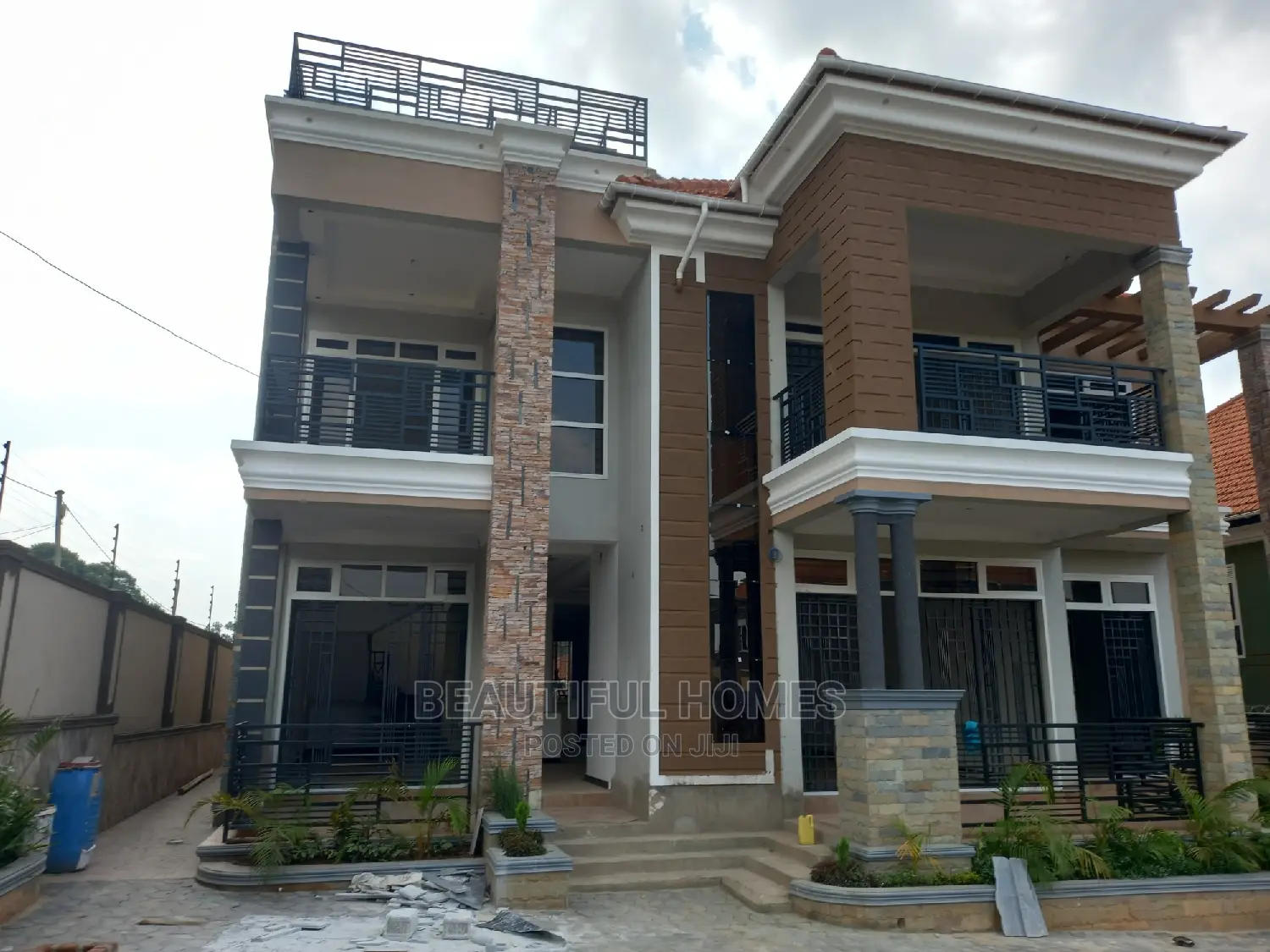 Furnished 6bdrm Mansion in Kisaasi Tarmack, Nakawa for sale in Nakawa