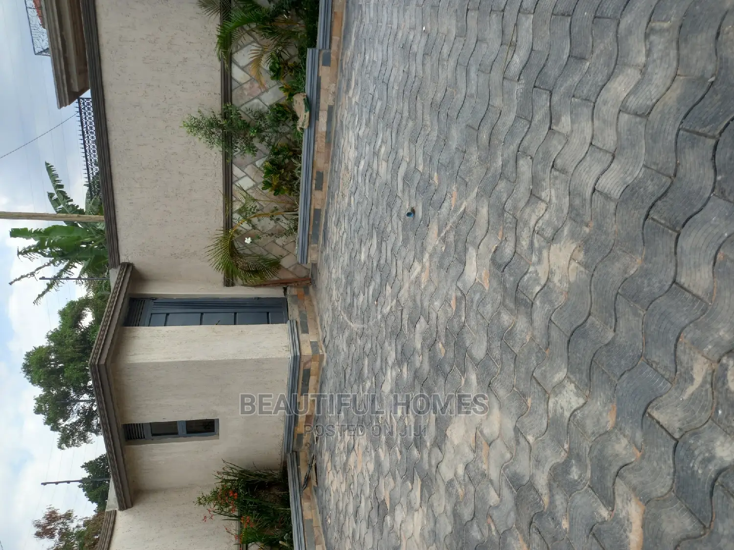 Furnished 6bdrm Mansion in Kisaasi Tarmack, Nakawa for sale in Nakawa