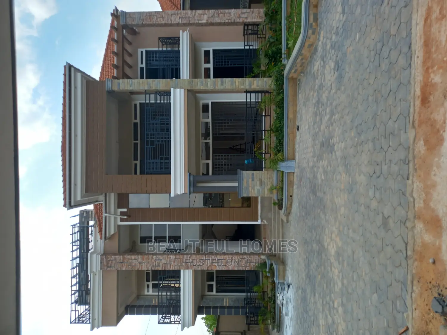 Furnished 6bdrm Duplex in Kisaasi All Tarmack, Nakawa for sale in Nakawa
