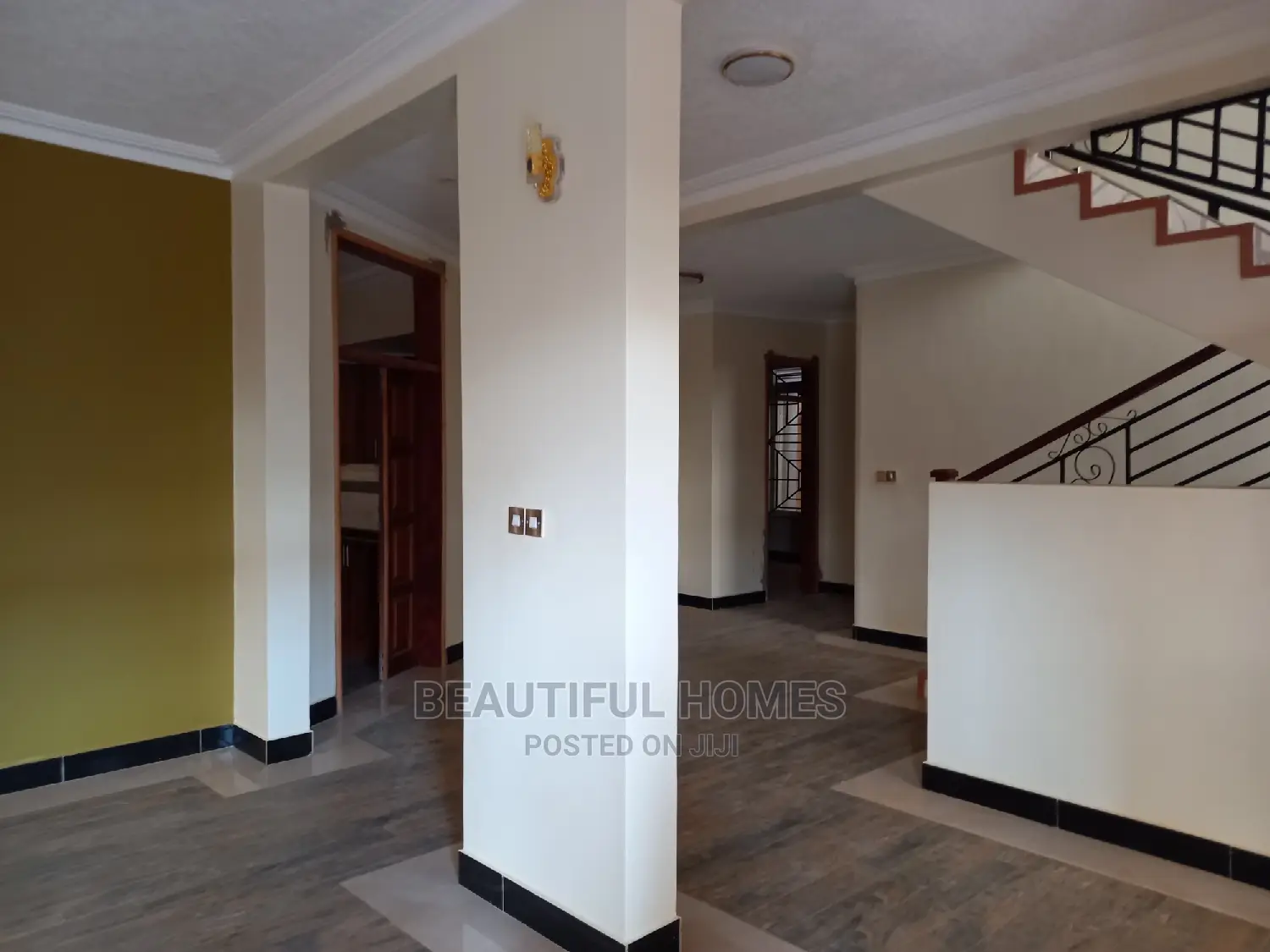 Furnished 6bdrm Duplex in Kira Tarmack, Central Division for sale in Central Division
