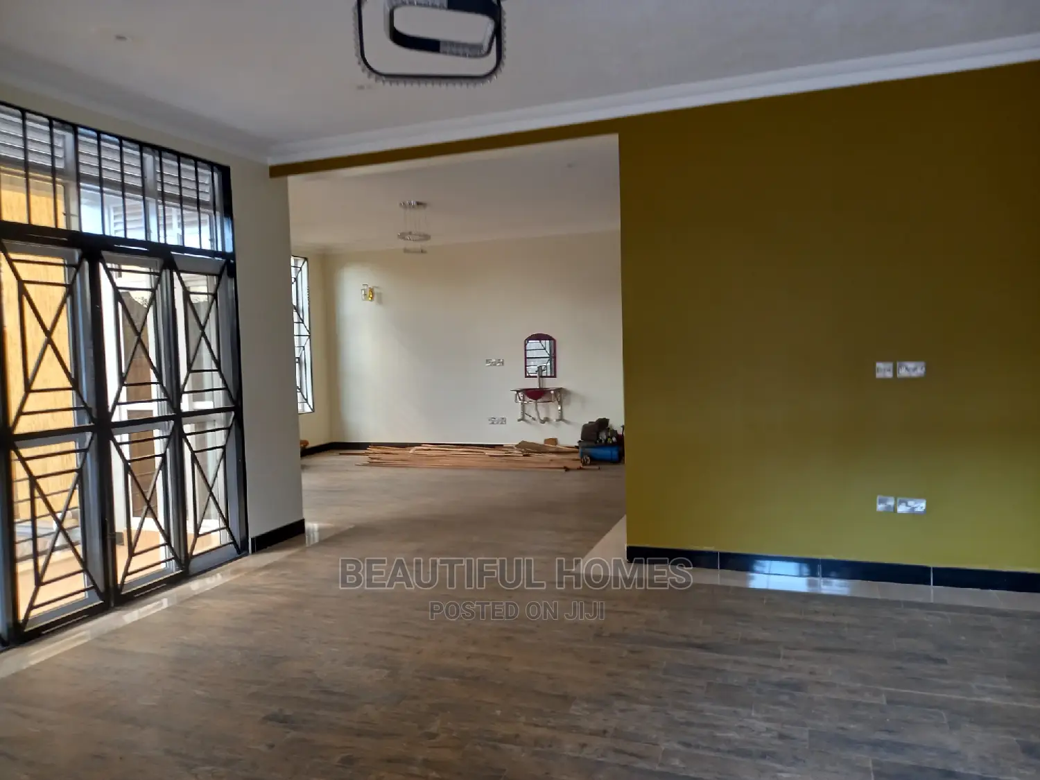 Furnished 6bdrm Duplex in Kira Tarmack, Central Division for sale in Central Division
