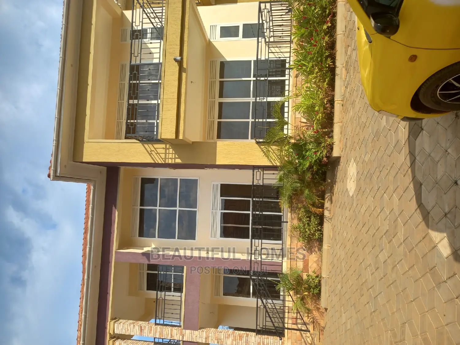 Furnished 6bdrm Duplex in Kira Tarmack for sale in Kira