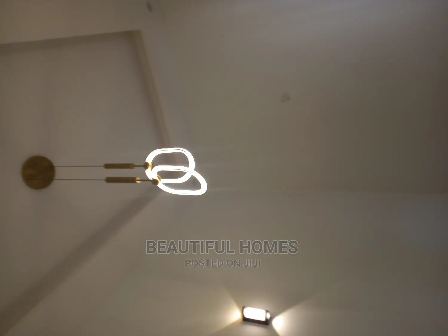 Furnished 6bdrm Mansion in Kira Corporate for sale in Kira