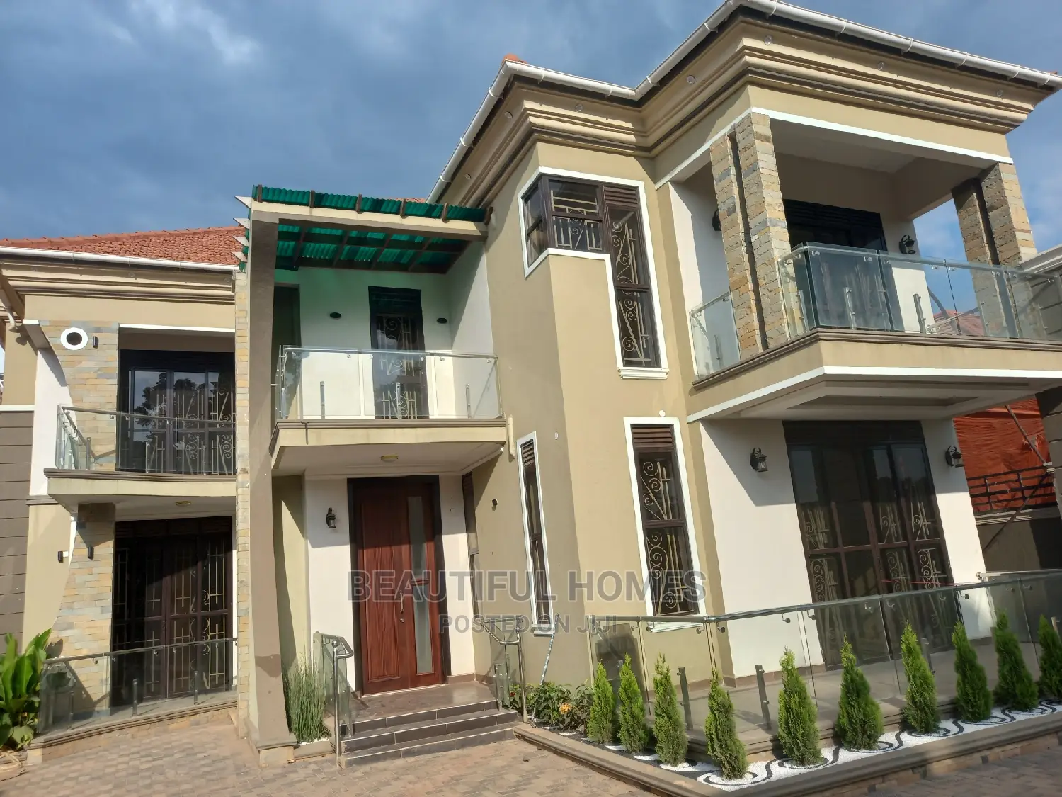 Furnished 6bdrm Mansion in Kira Corporate for sale in Kira