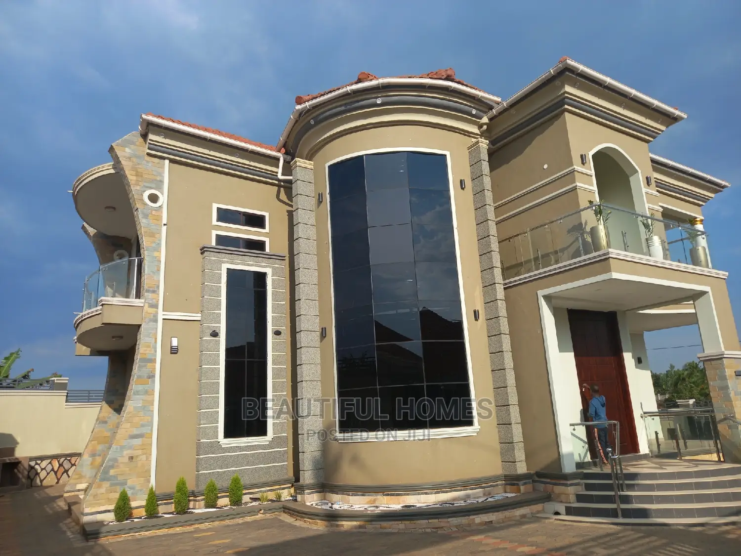 Furnished 6bdrm Duplex in Kira Ministers for sale in Kira