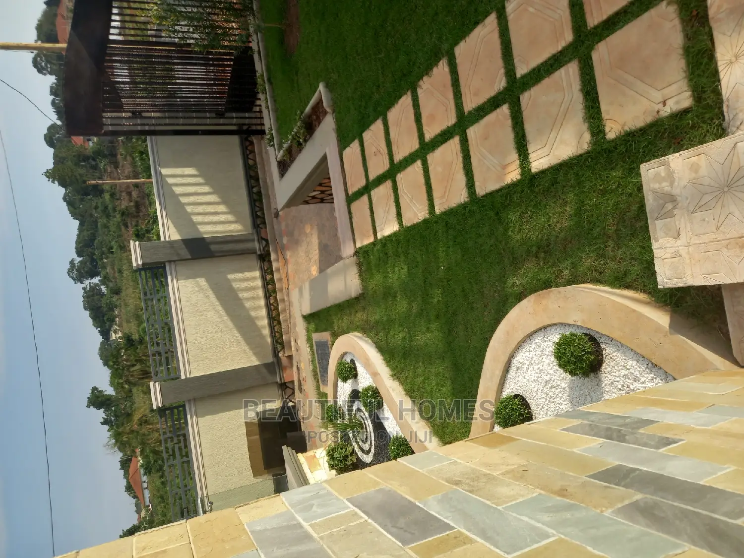 Furnished 6bdrm Duplex in Kira Ministers for sale in Kira