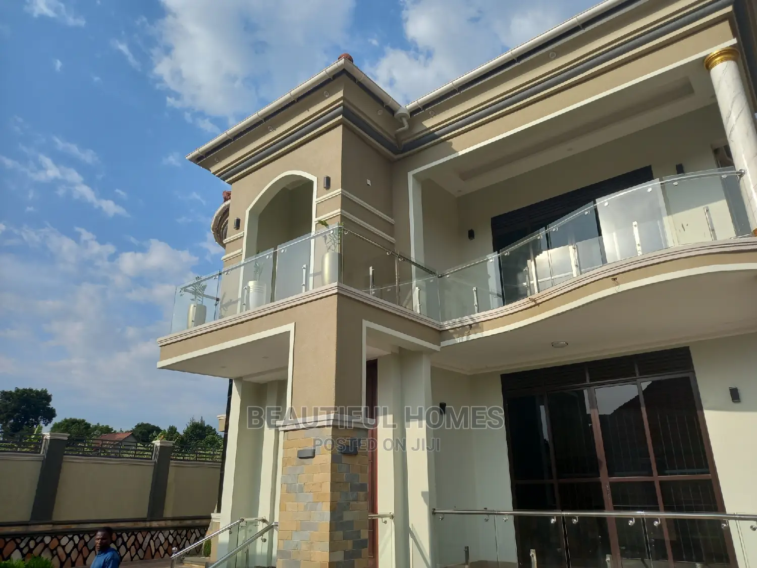 Furnished 6bdrm Duplex in Kira for sale in Kira