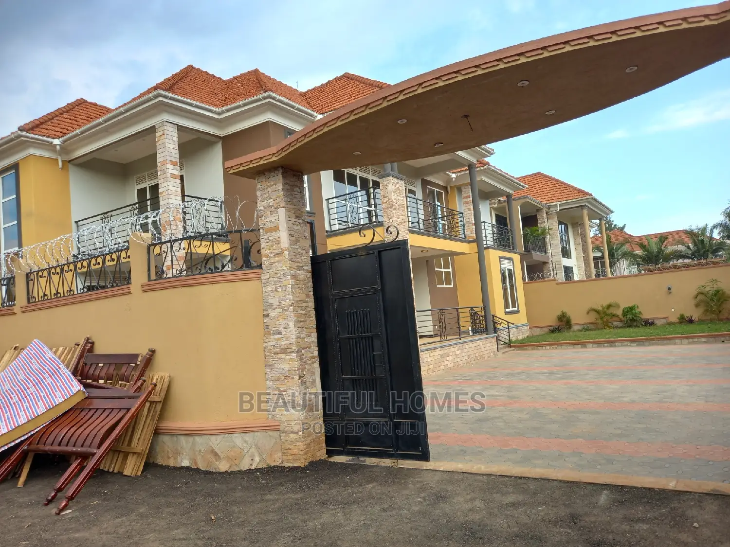 Furnished 6bdrm House in Kira Organised for sale in Kira