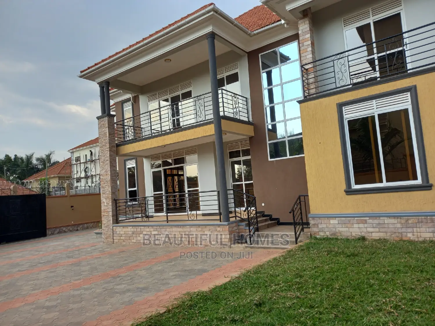 Furnished 6bdrm Duplex in Kira Tarmacked Close for sale in Kira