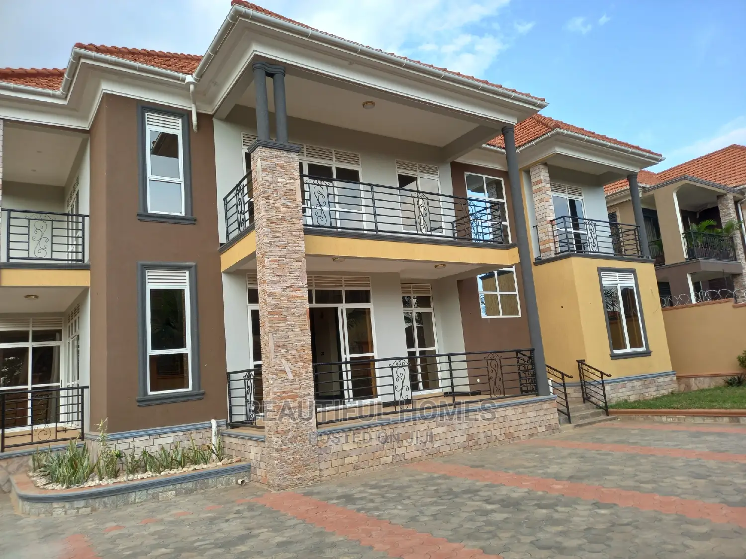 Furnished 6bdrm Duplex in Kira Tarmacked Close for sale in Kira