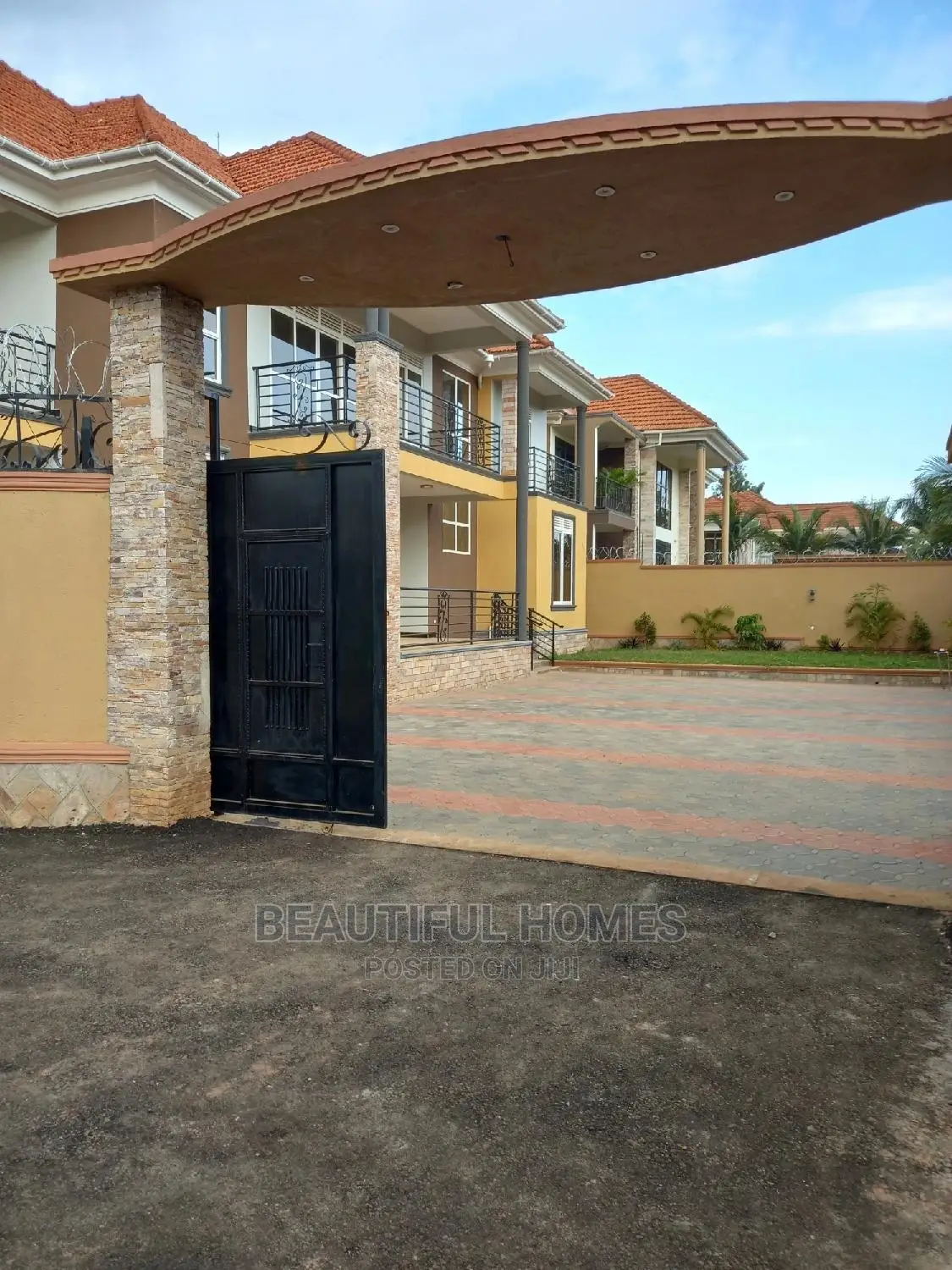 Furnished 6bdrm House in Kira Organised for sale in Kira