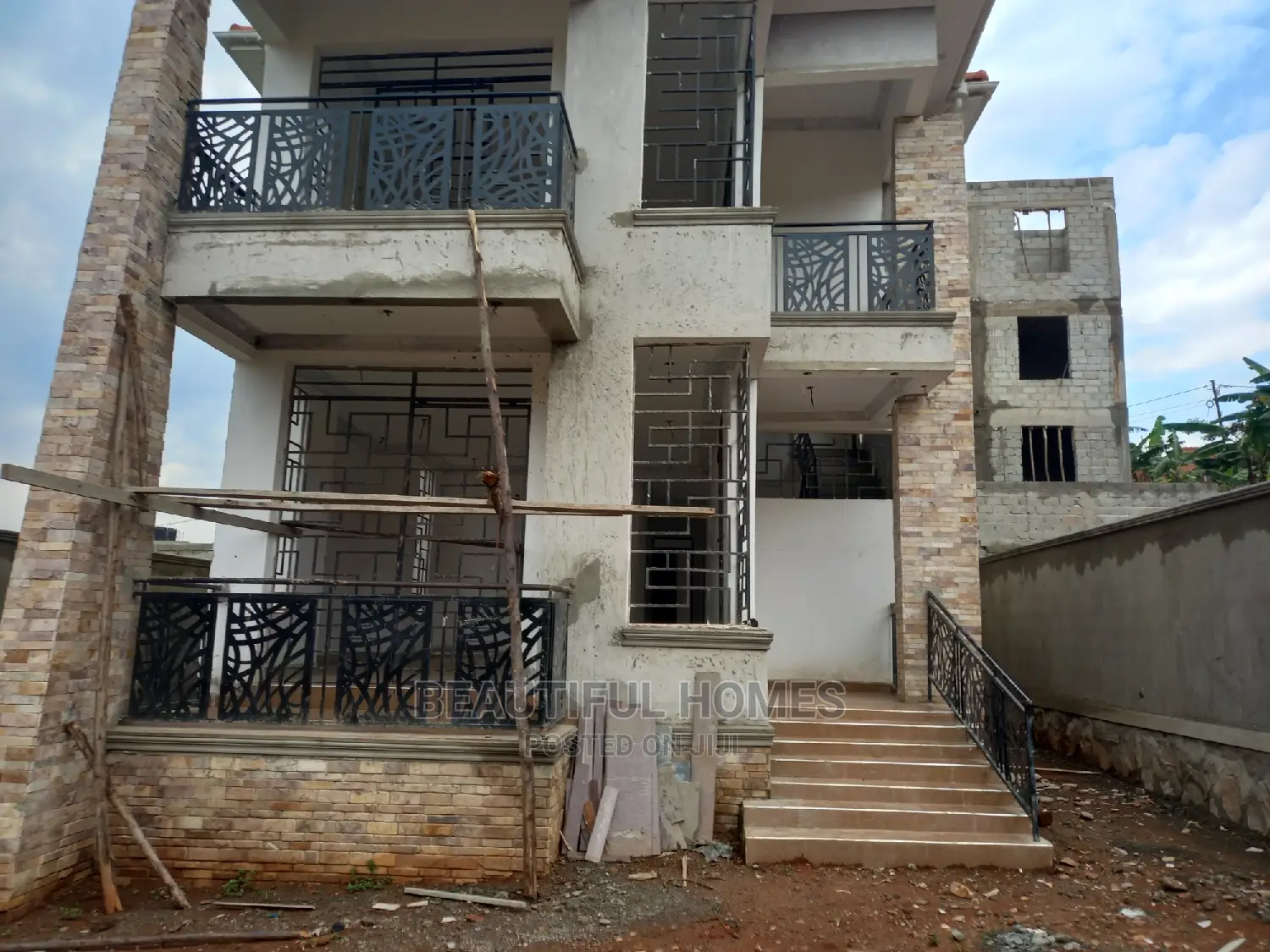 Furnished 4bdrm Duplex in Kira Town for sale in Kira