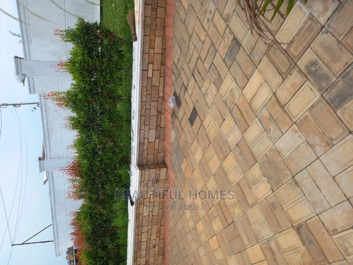 Furnished 4bdrm House in Kira Diplomat for sale in Kira