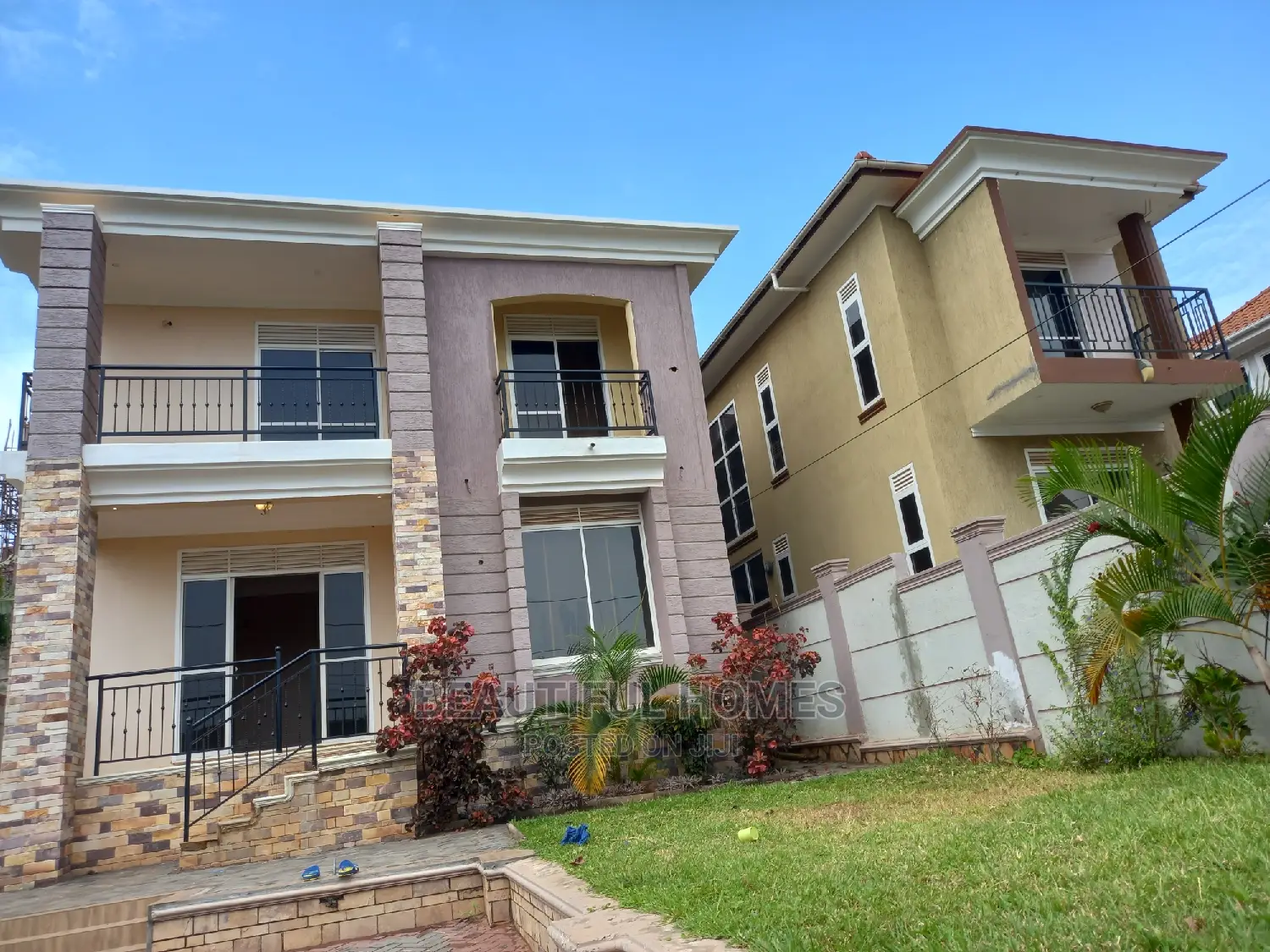 Furnished 4bdrm Duplex in Kira Tarmack Lane for sale in Kira