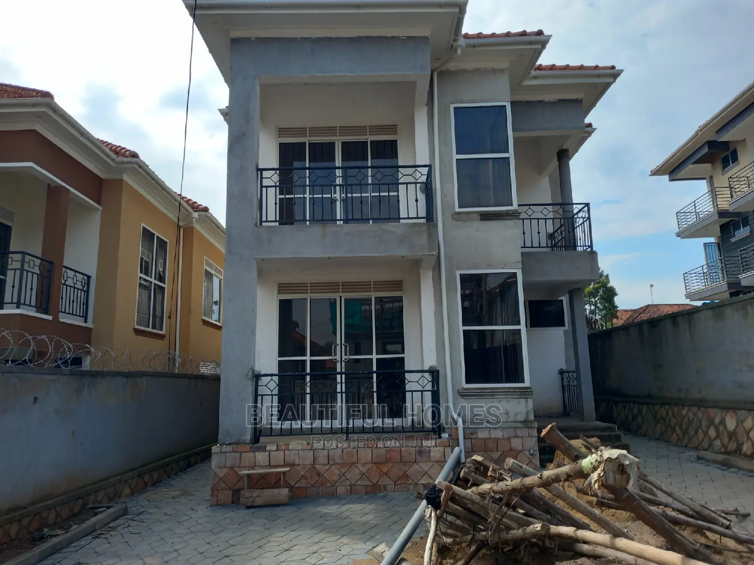 Furnished 4bdrm Duplex in Najjera Gated, Nakawa for sale in Nakawa