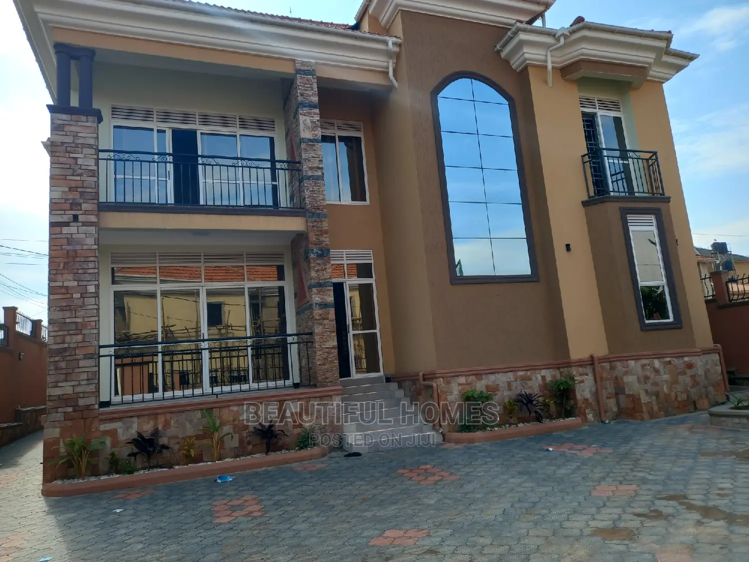 Furnished 5bdrm Mansion in Kira First Class for sale in Kira