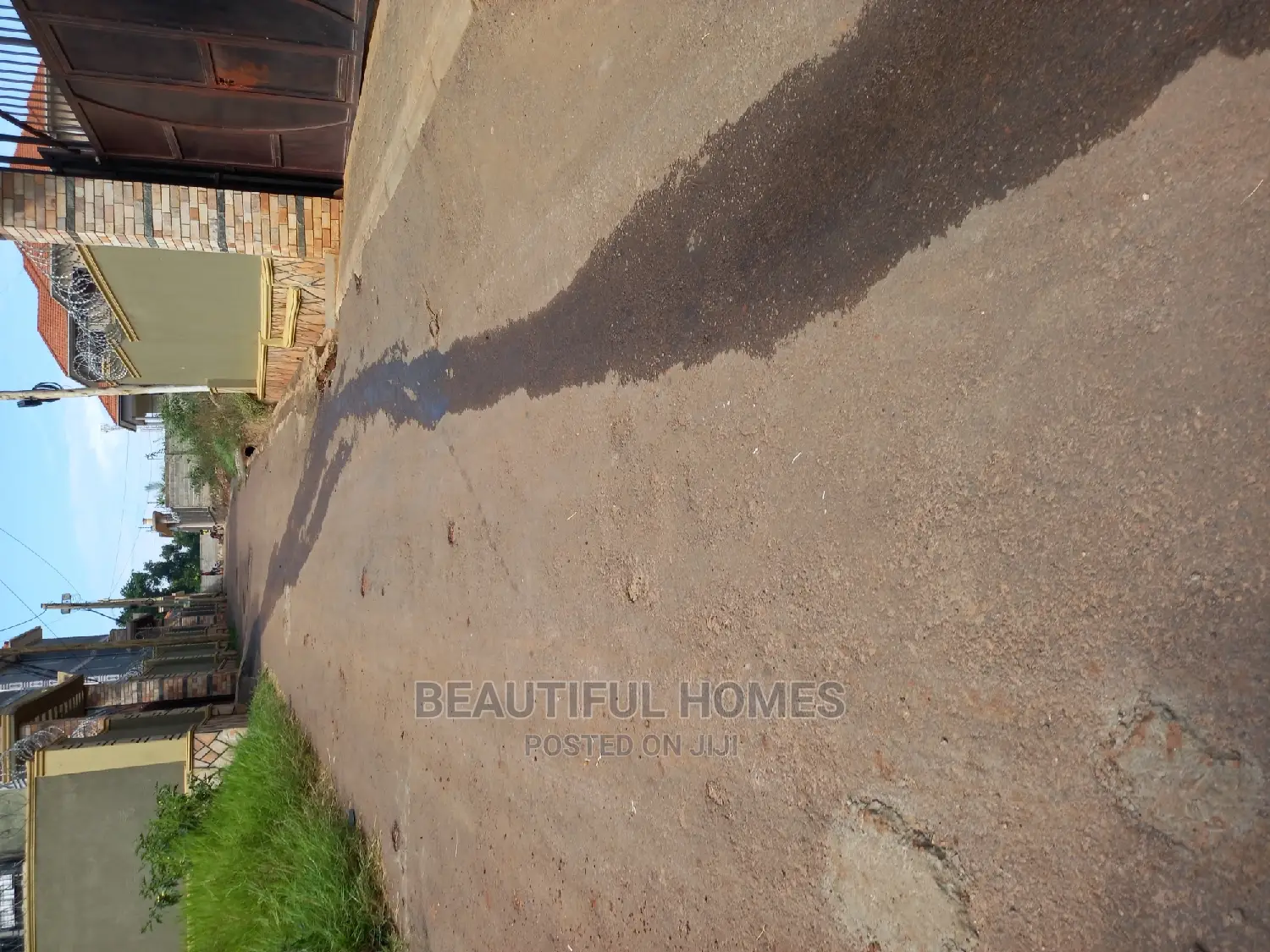 Furnished 5bdrm Duplex in Kira Classy for sale in Kira