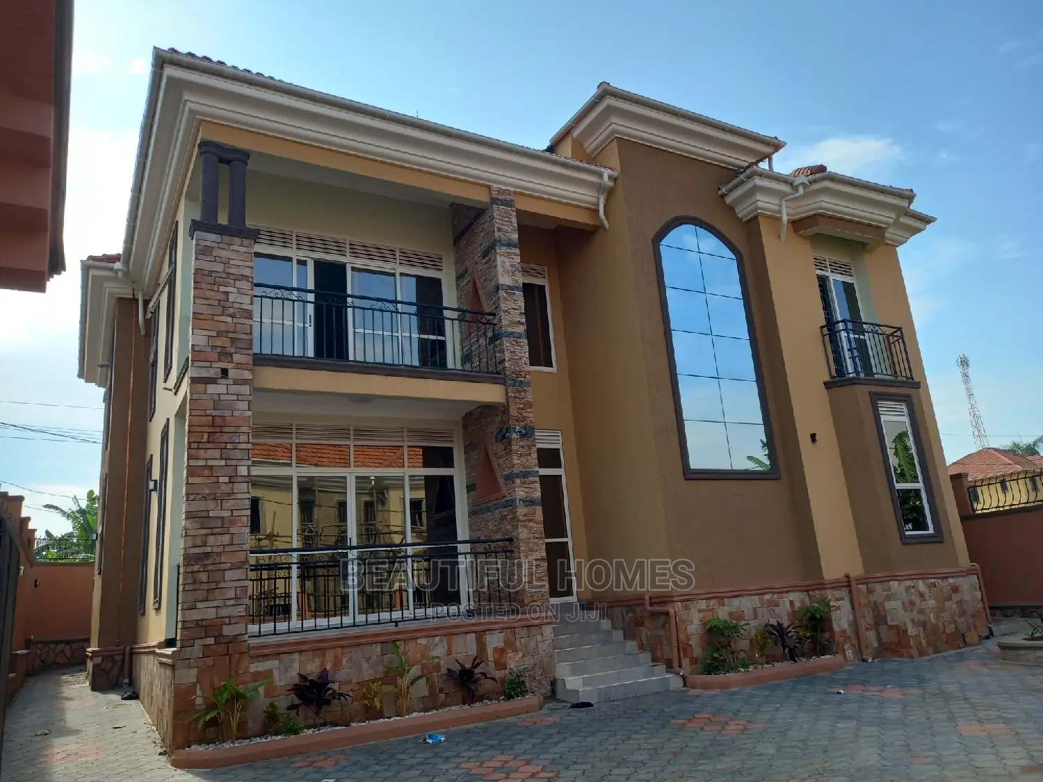 Furnished 5bdrm Duplex in Kira Classy for sale in Kira