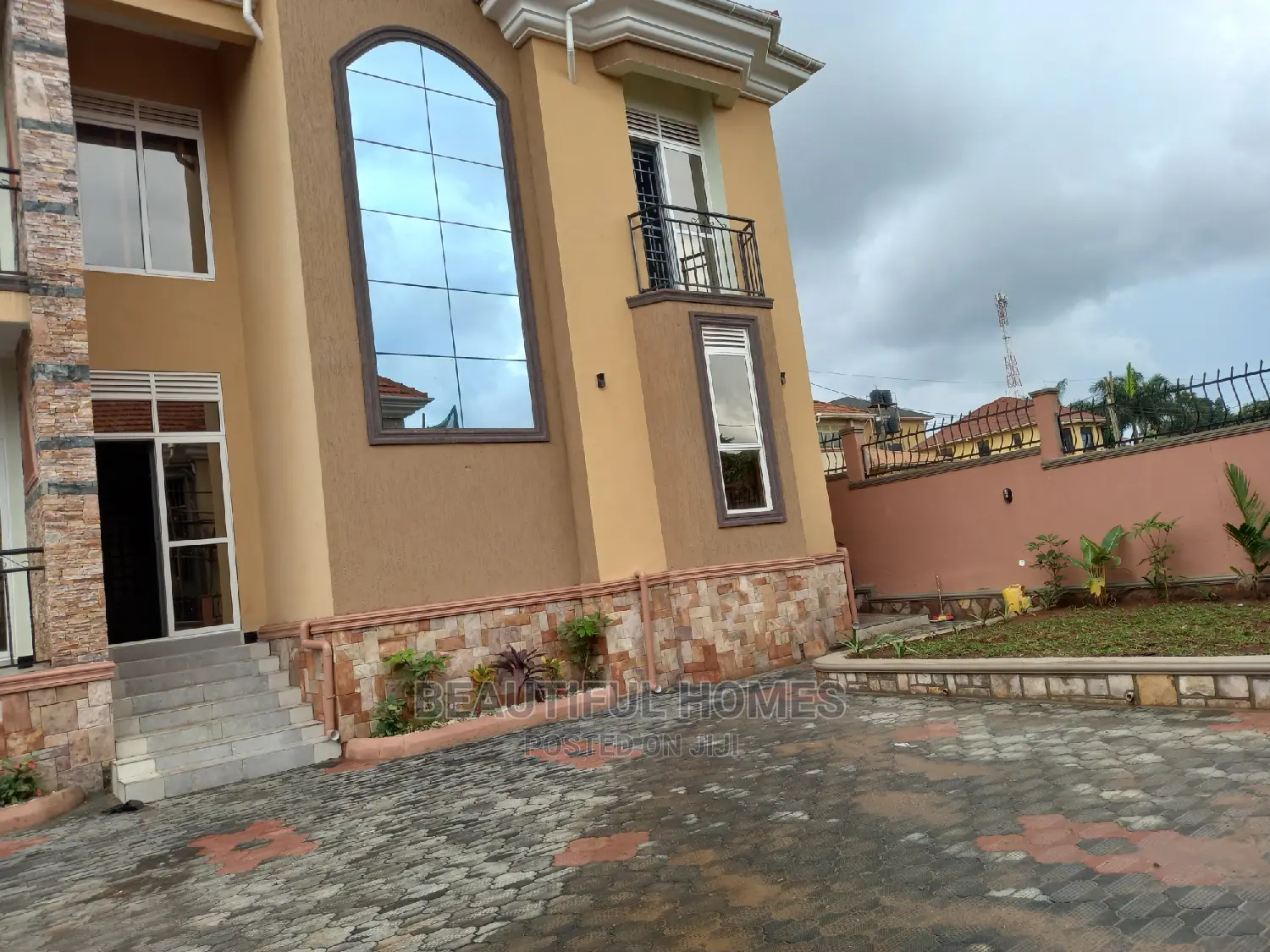 Furnished 5bdrm House in Kira for sale in Kira