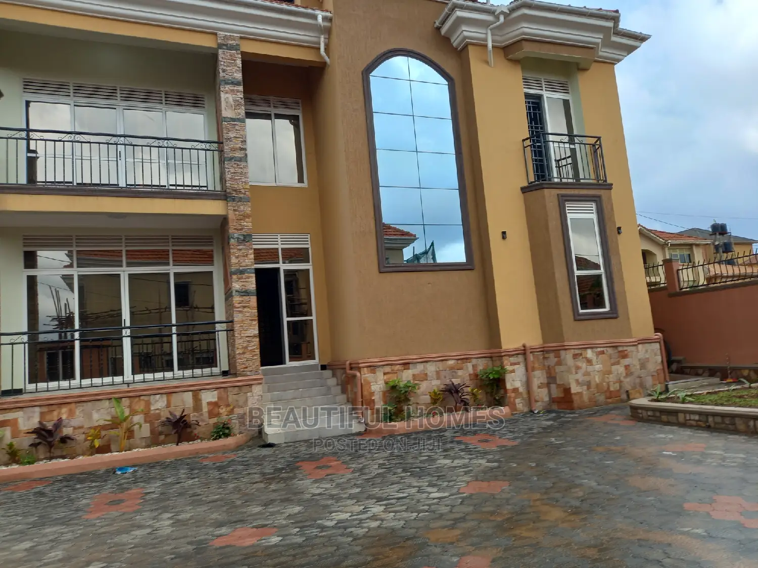 Furnished 5bdrm House in Kira for sale in Kira