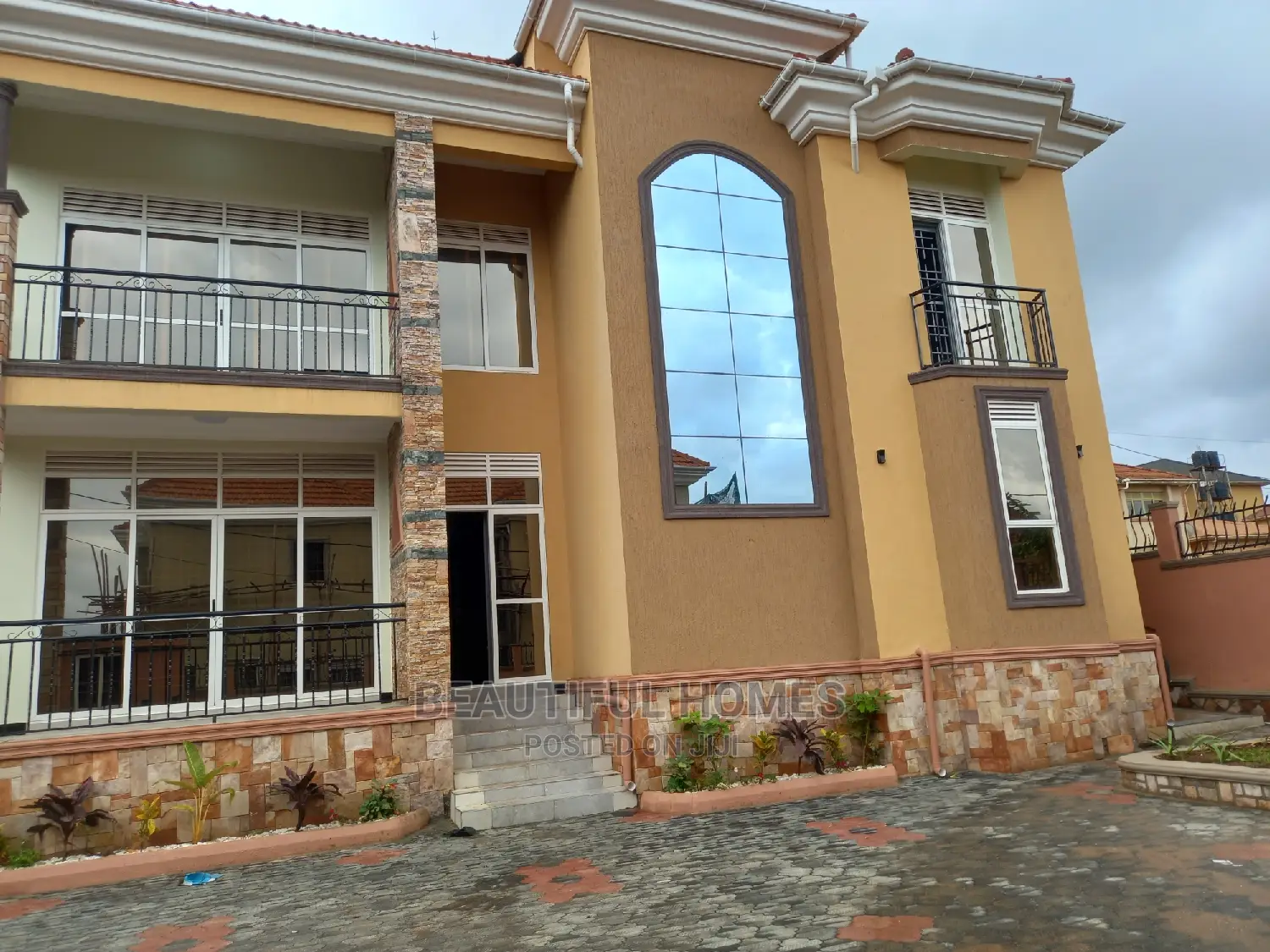 Furnished 5bdrm Mansion in Kira for sale in Kira