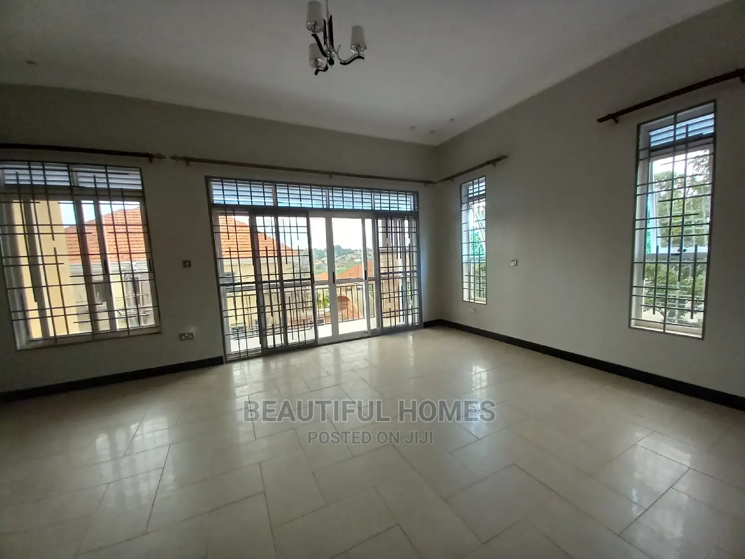 Furnished 5bdrm Mansion in Kira for sale in Kira