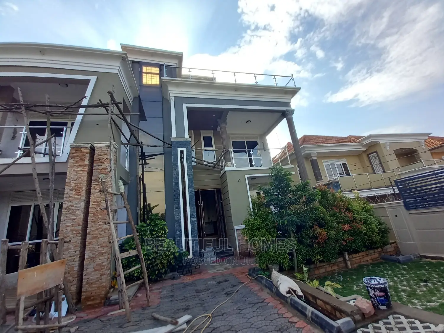 Furnished 5bdrm Duplex in Kira Mamerito Road for sale in Kira