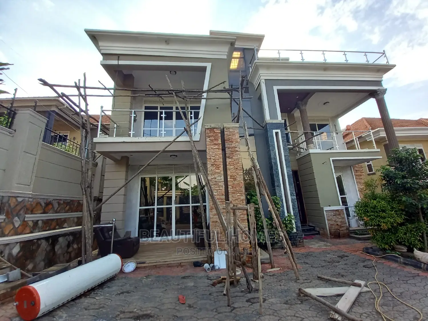 Furnished 5bdrm Mansion in Kira Executive for sale in Kira