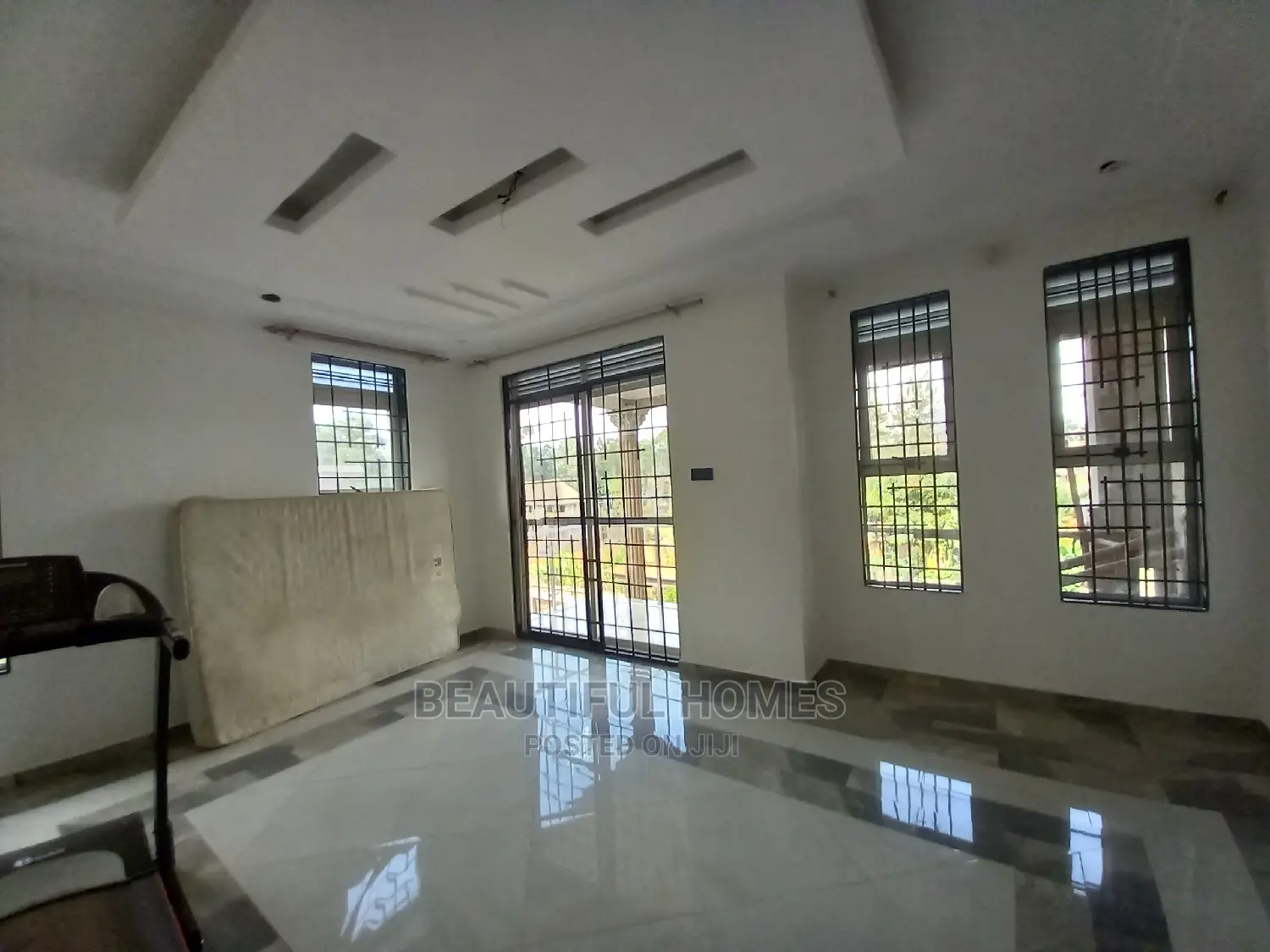 Furnished 5bdrm Mansion in Kira Executive for sale in Kira