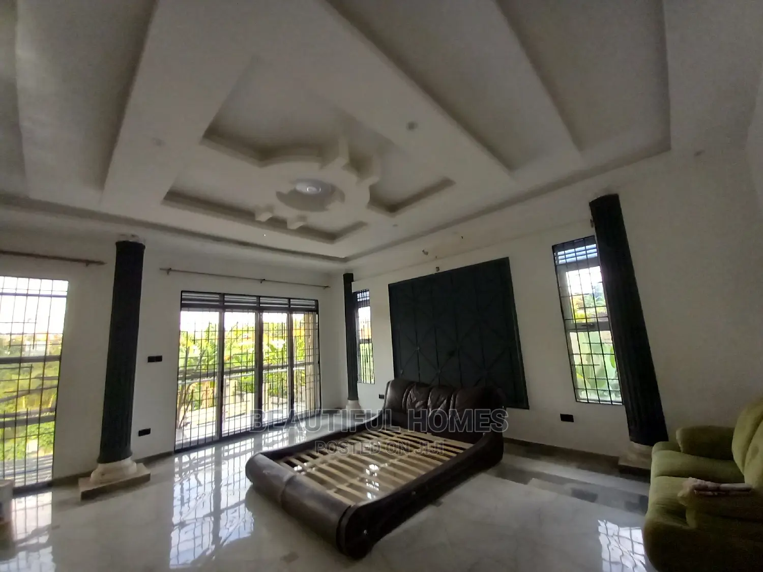 Furnished 5bdrm Duplex in Kira for sale in Kira