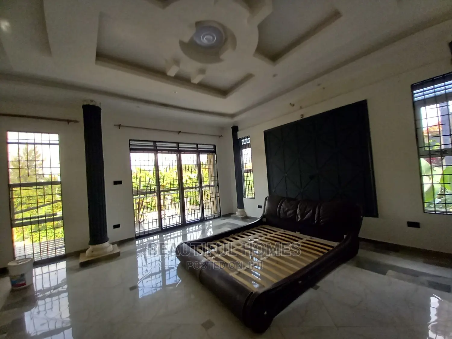 Furnished 5bdrm Duplex in Kira for sale in Kira